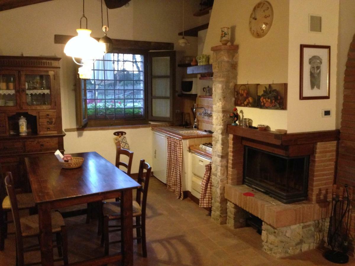Agriturismo Podere Dell' Olmo アメリア エクステリア 写真